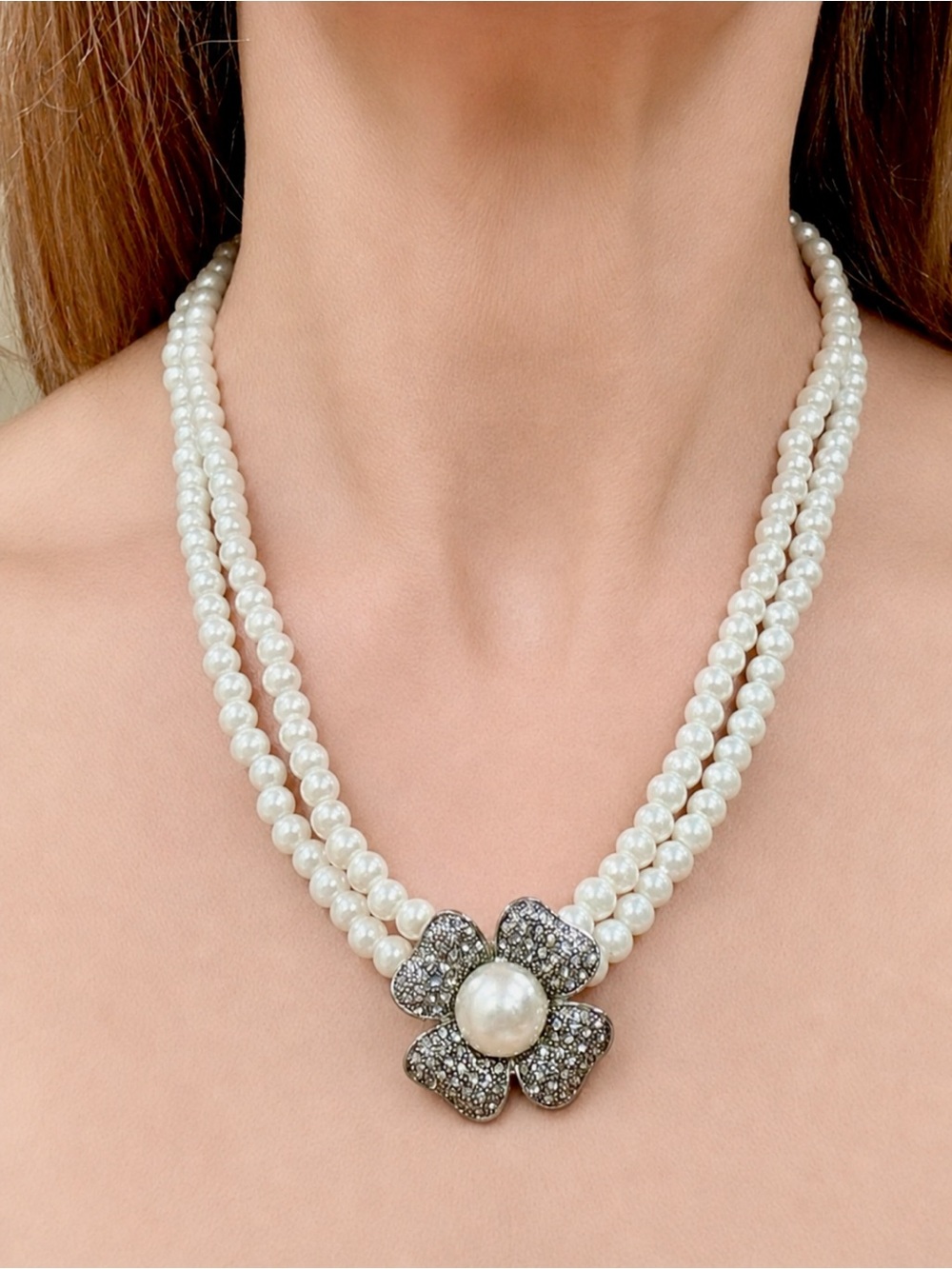 Elegant Pearl Necklace and Bracelet Set